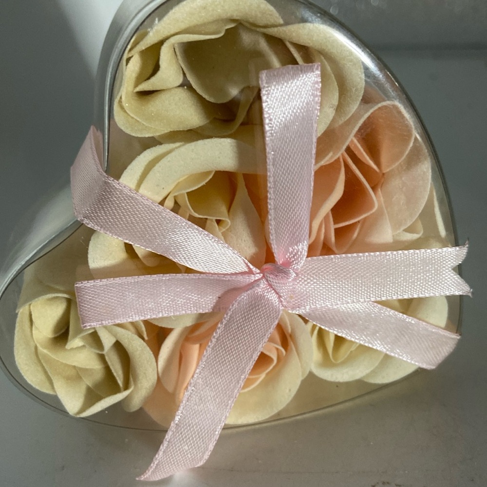 Avon fancy soaps. Suggested use. Take a few petals off flower & wash hands